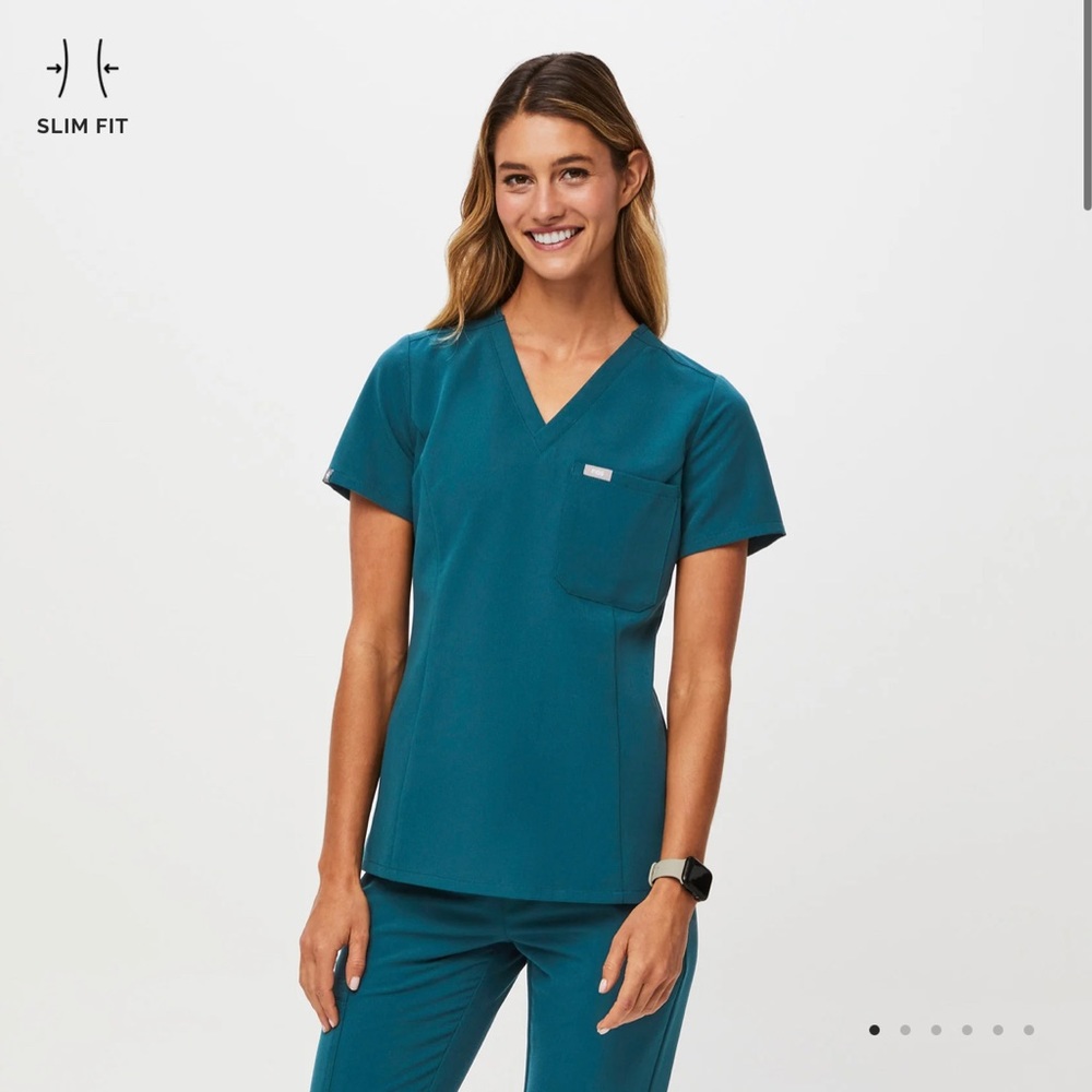 Figs Caribbean Blue Slim Fit One Pocket Scrub Top